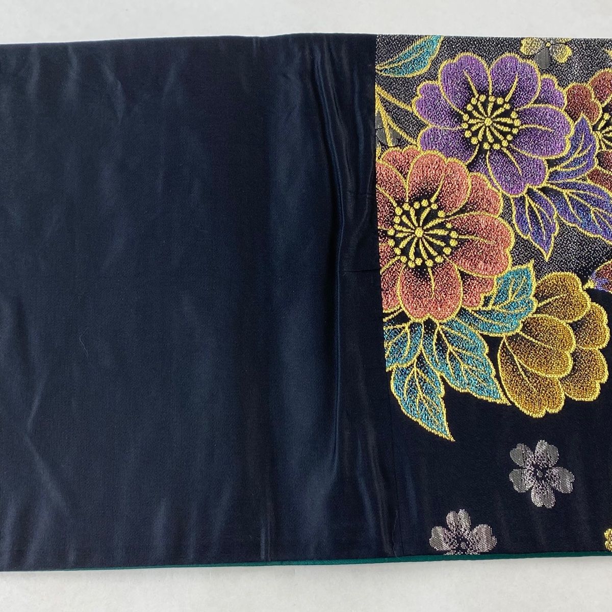 袋帯 美品 秀品 桜 桜花びら 箔 黒 六通 正絹 【中古】