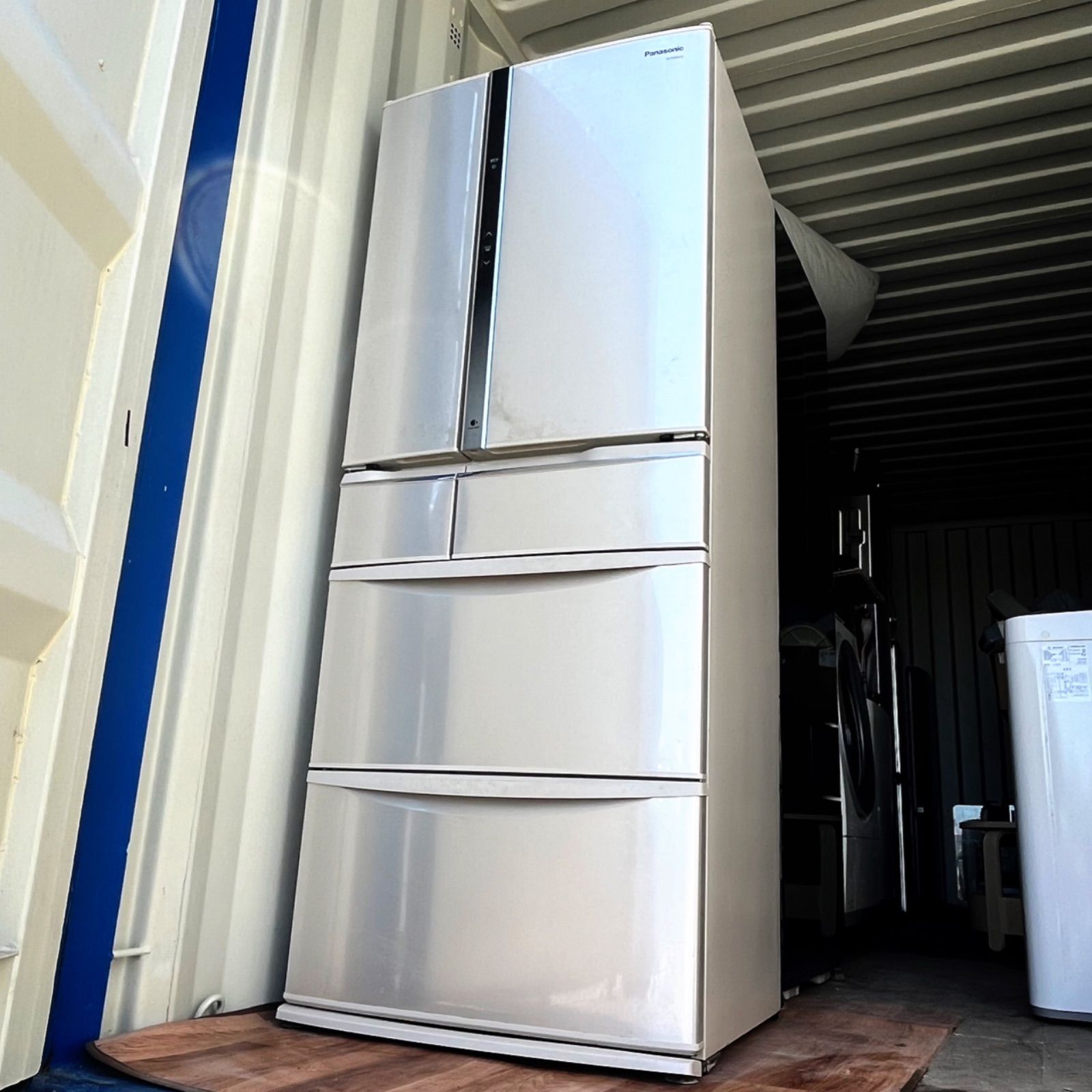 取付無料！パナソニックエコナビ搭載！高性能おしゃれインテリア6ドア