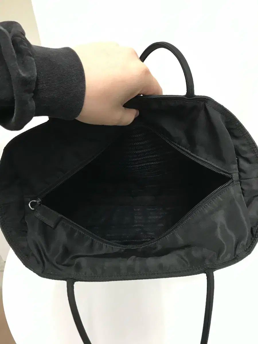 トライアングルロゴ