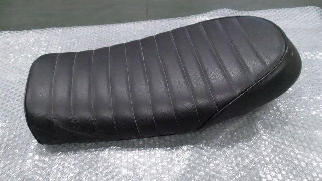 ST250 Eタイプ NJ4AA-103xxx の シート 社外 破れ 1760055823