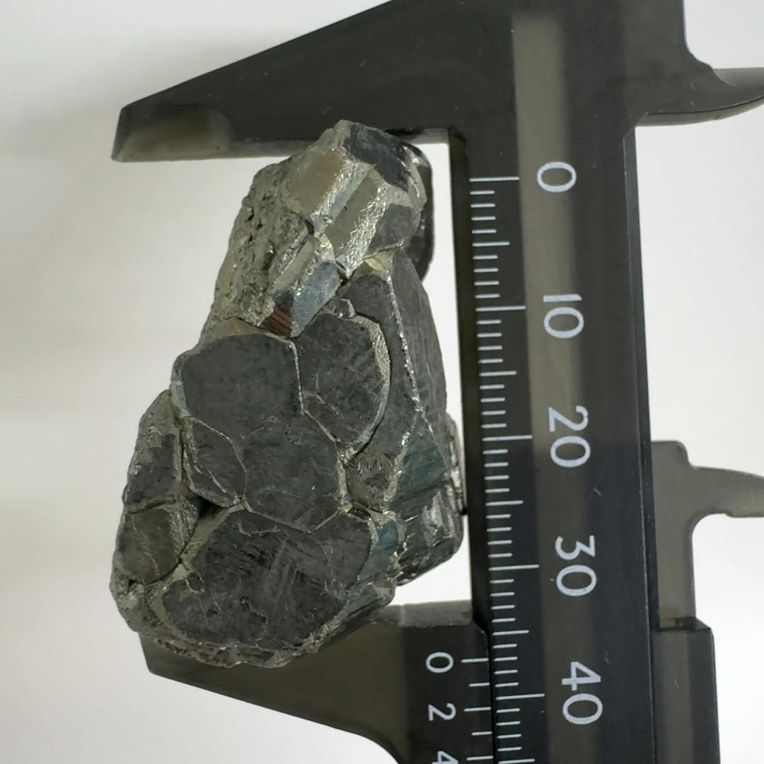 パイライト(54mm) パイライト(黄鉄鉱)/クォーツ(水晶) ペルー産 R4-894 | 石や