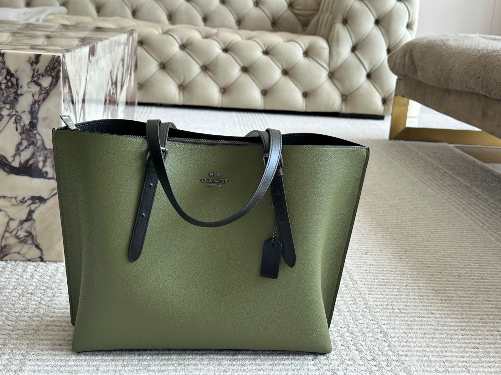 COACH コーチ トートバッグ ロゴ入り クラシックデザイン 今日特価】COACH コーチ クラシックロゴ トートバッグ