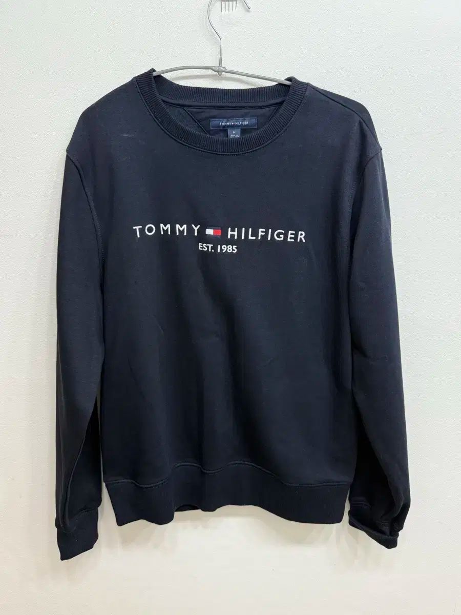Tommy Hilfiger トミーヒルフィガー 新しいスウェットシャツ