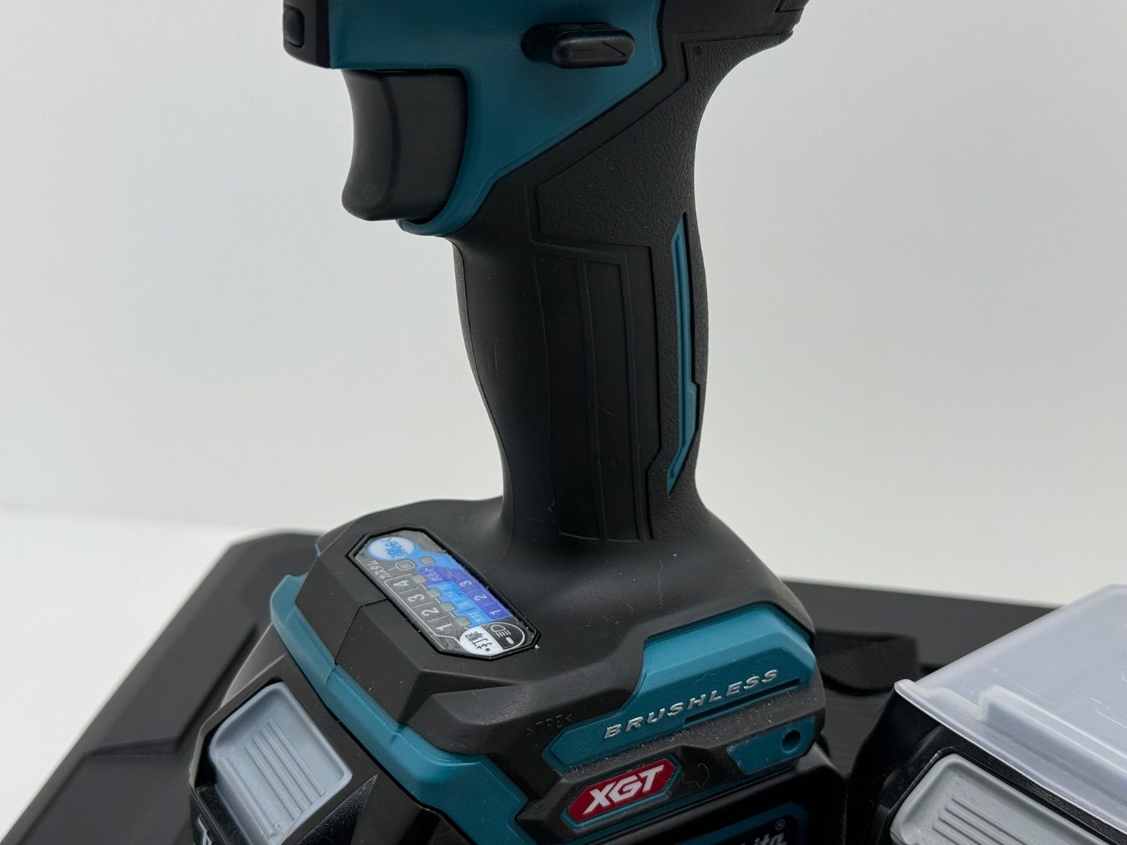 マキタ充電式インパクトドライバーTD002GRDX