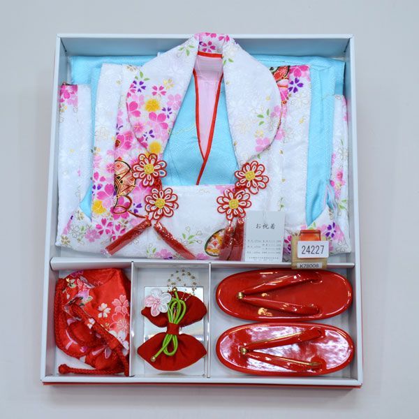 3歳祝着セット　正絹　新品展示お値下げ品 七五三 着物 3歳 正絹の被布セット 購入 【京都室町st．】