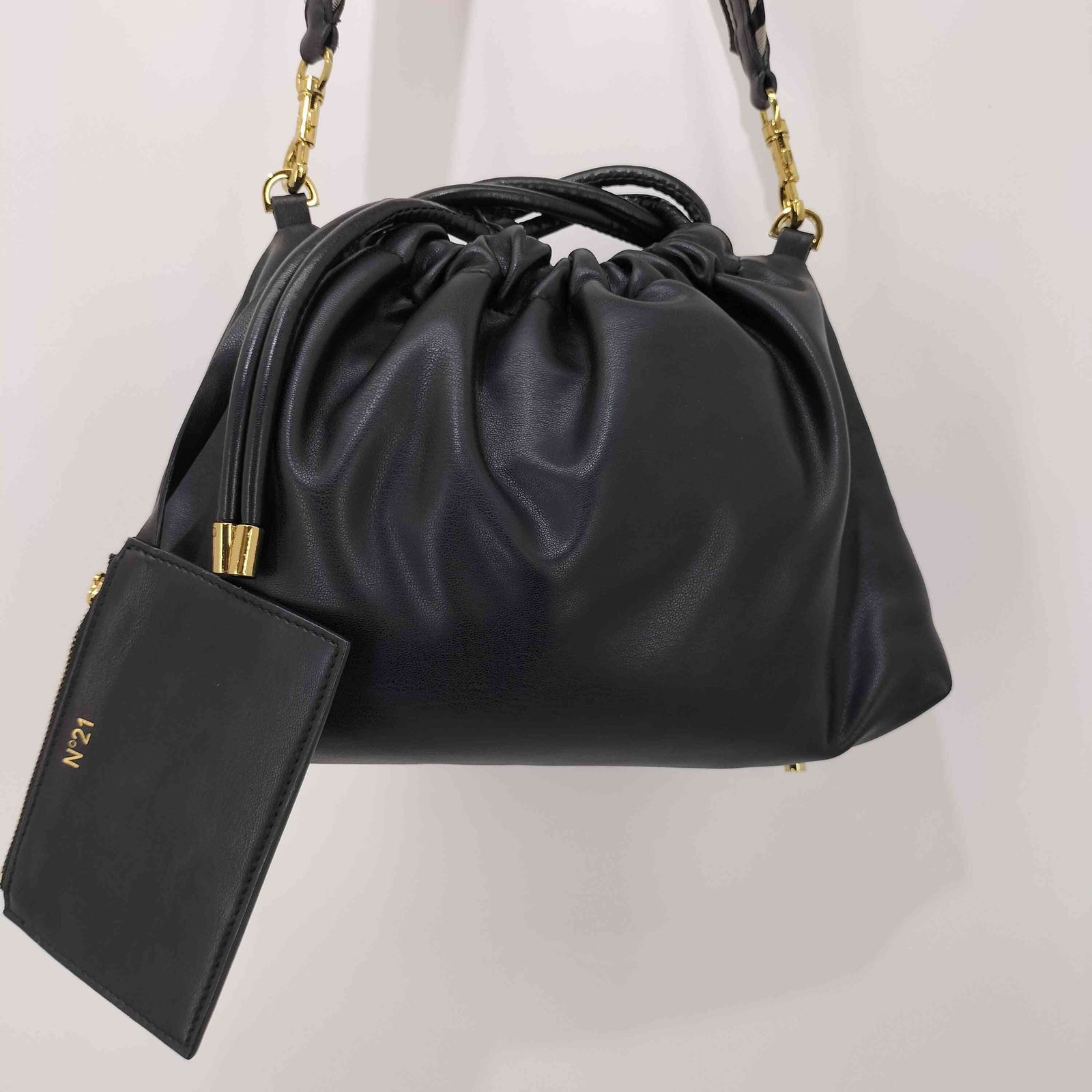 ヌメロヴェントゥーノ N°21 EVA CROSS BODY BAG クロスボディ