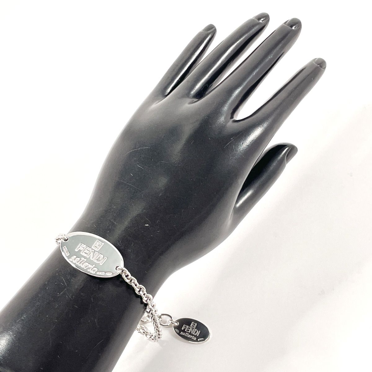 フェンディ ブレスレット セレリア ロゴ プレート シルバー