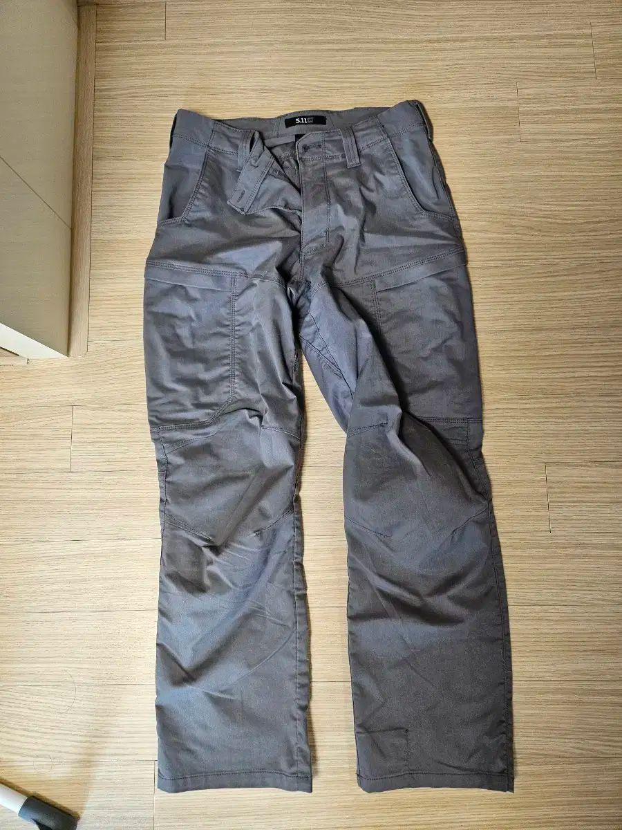 5.11 TACTICAL タクティカル グレー ズボン