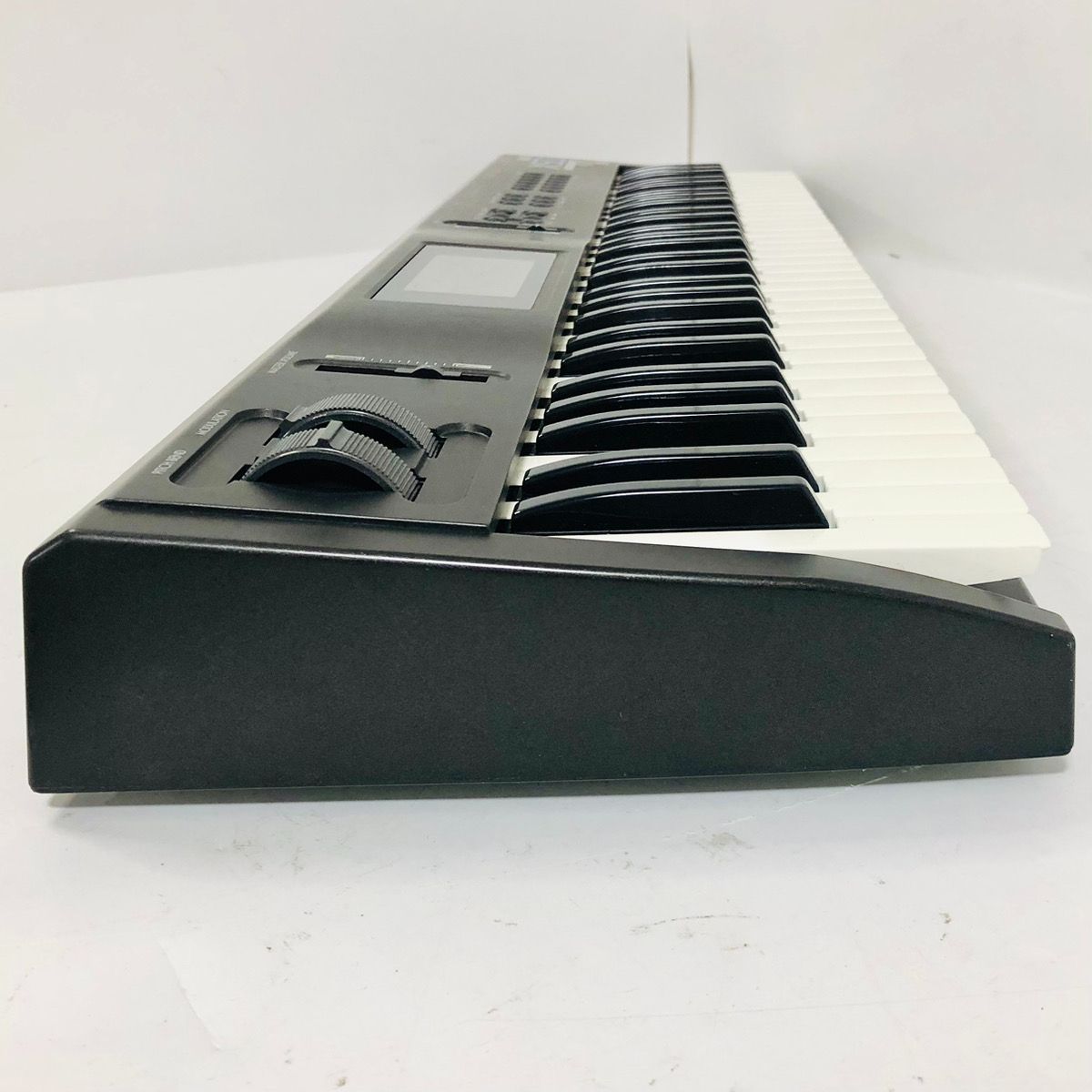 シンセサイザー