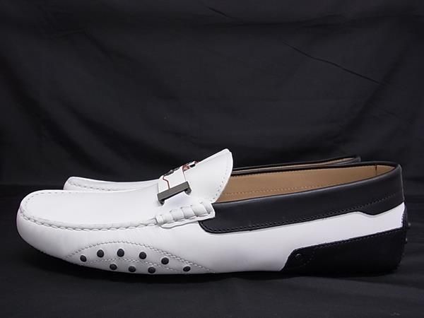 TOD'S ホワイト ドライビングシューズ　箱付き TOD'S. ホワイト ドライビングシューズ ✳︎サイズ8✳︎ □美品□ TODS