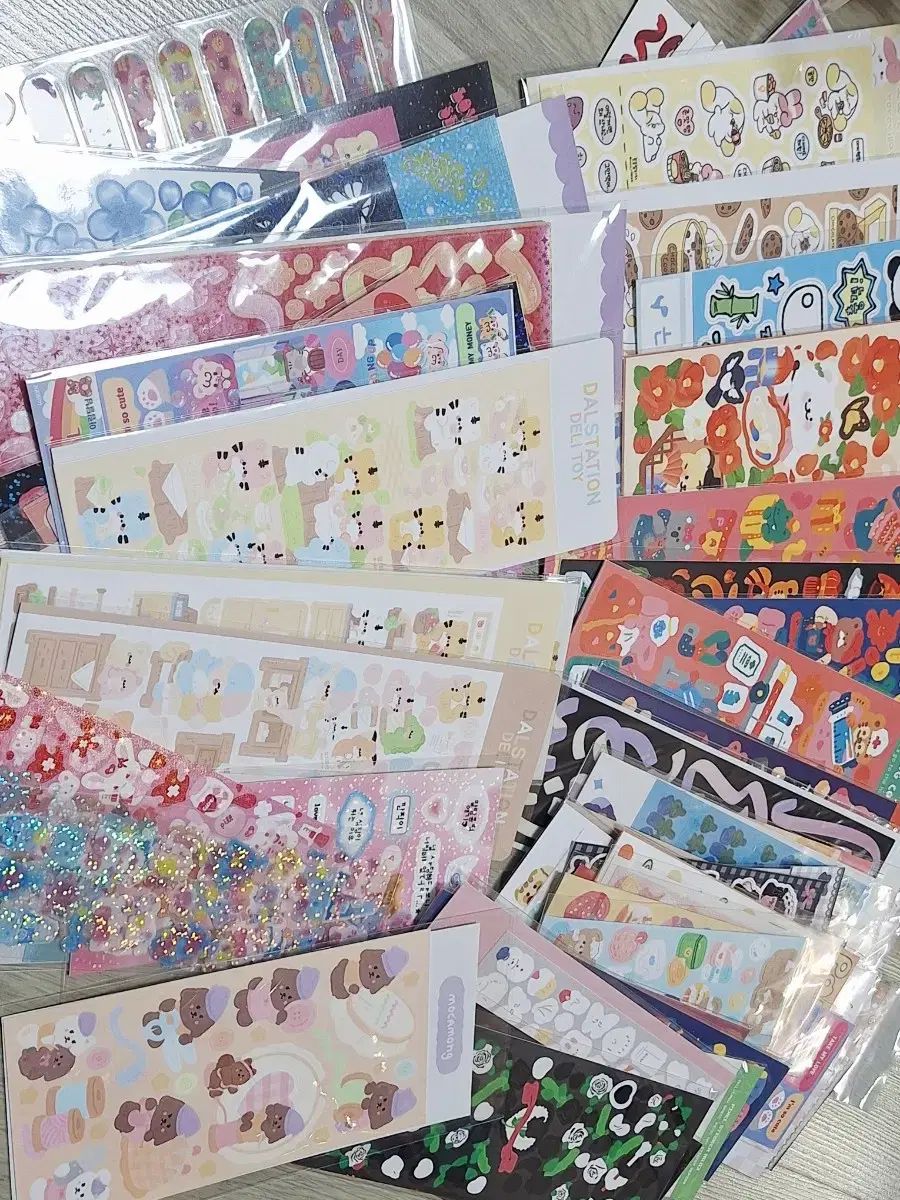 キャラクターステッカー