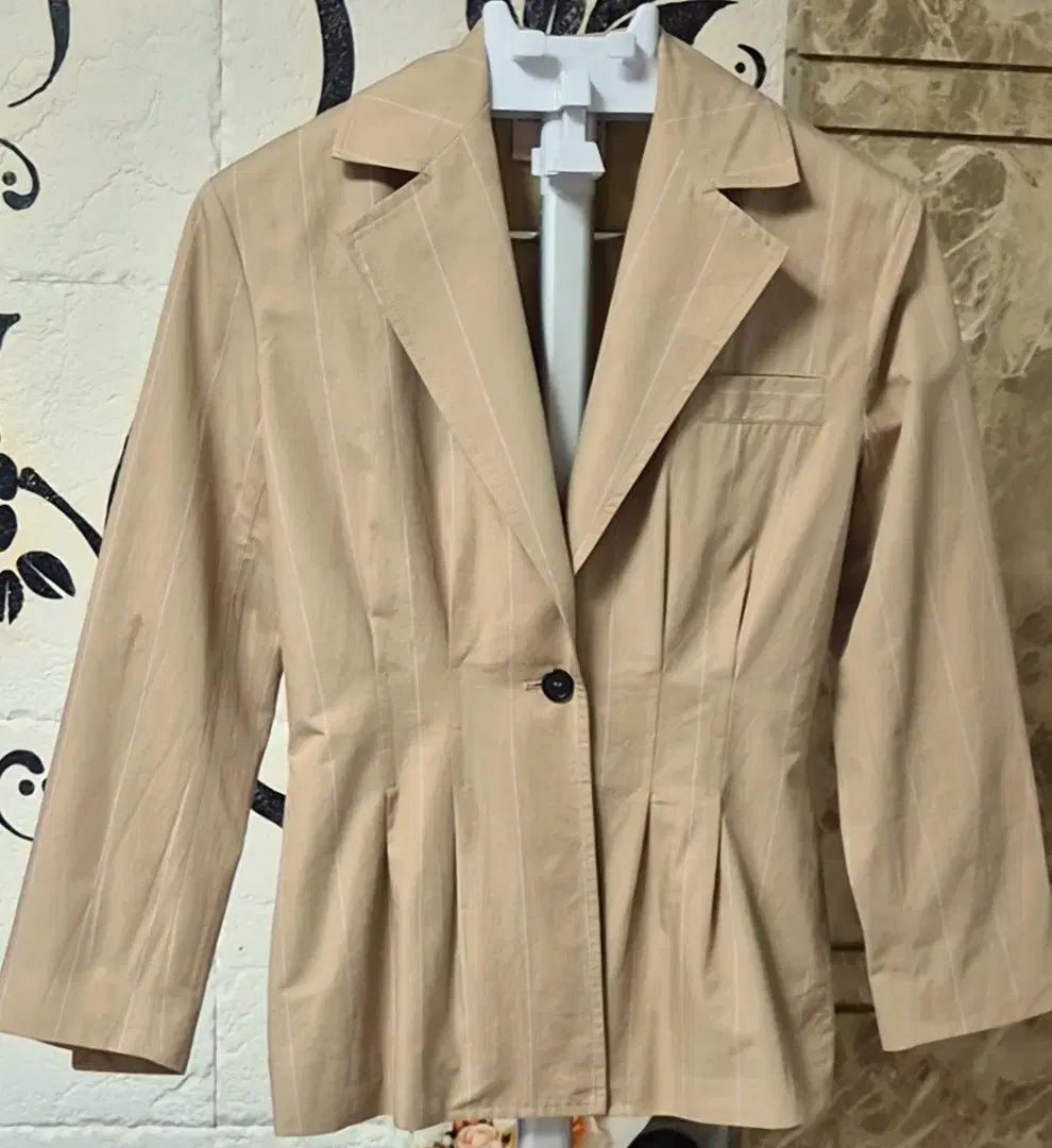 エリカ カヴァリーニ ストライプ ジャケット 販売しています