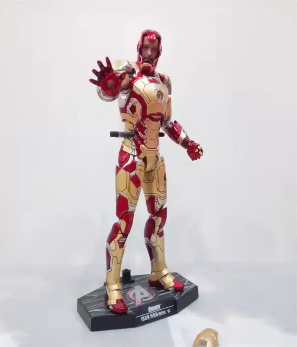 HC アイアンマンマン マーク XLII Gloden PVC アクション フィギュア