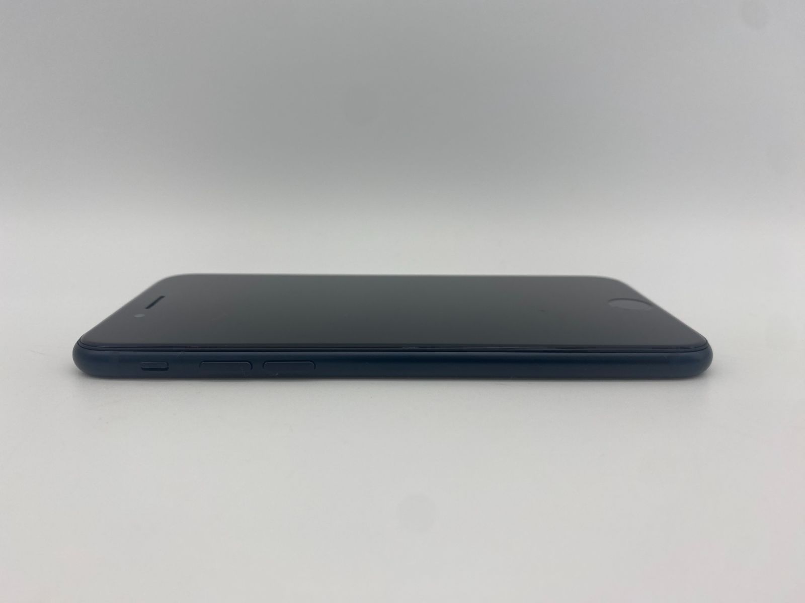 ☆美品☆充電69回☆iPhone SE 第3世代 64GB ミッドナイト