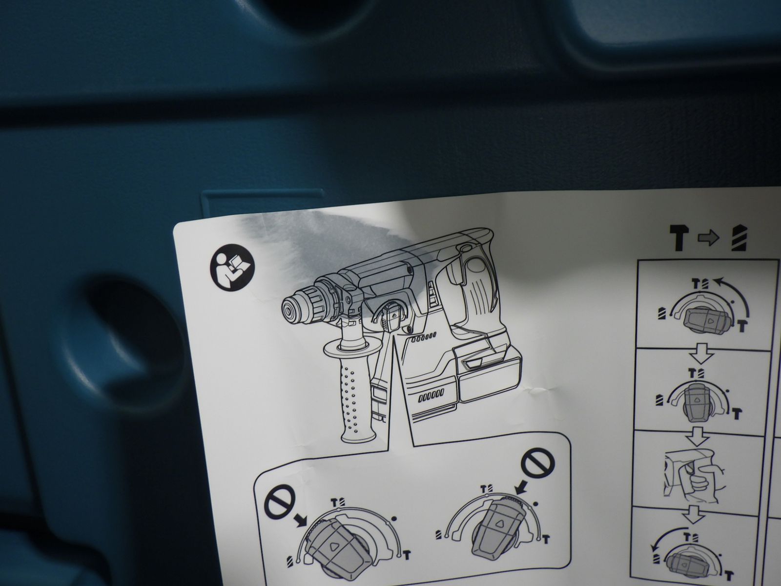 マキタ 24mm ハンマドリル 集じんシステム HR244DRGXV 充電器･バッテリー2個･ケース付 現場 オイル漏れがあったため 扱い HRDEVELOPMENT_JP