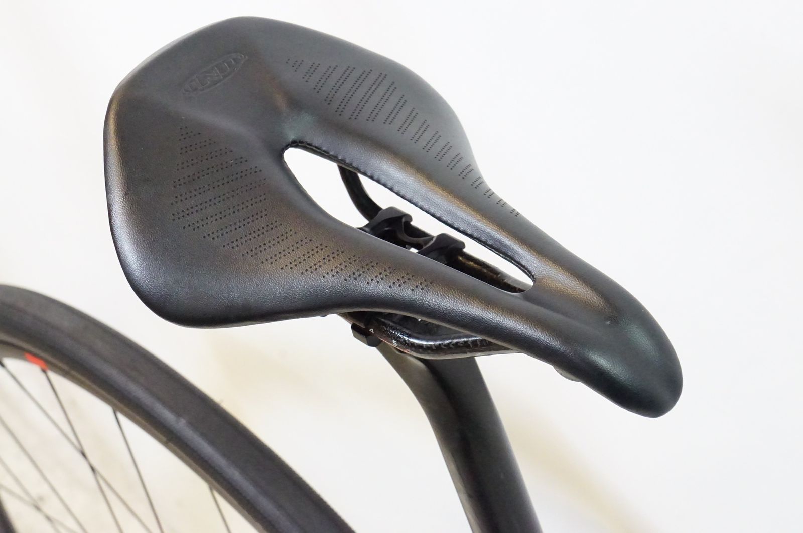 ドマーネAL2GEN3 引き取り限定 ドマーネAL2GEN3 引き取り限定 TREK DOMANE AL2【直接引き取り限定】