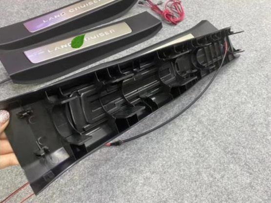 トヨタ ランドクルーザー 300 LC300 2025- LED防擦板 サイドガード ステップカバー4点セット 高品質ステンレス製内装保護パーツ FFCRYSTALESIA_COM