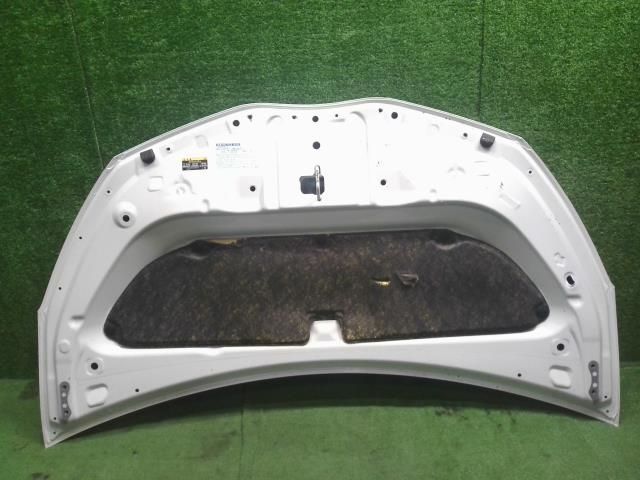 個人宅不可 離島不可 ヴィッツ DBA-NSP135 ボンネットフードパネル 53301-52310 自社品番250493 色 070