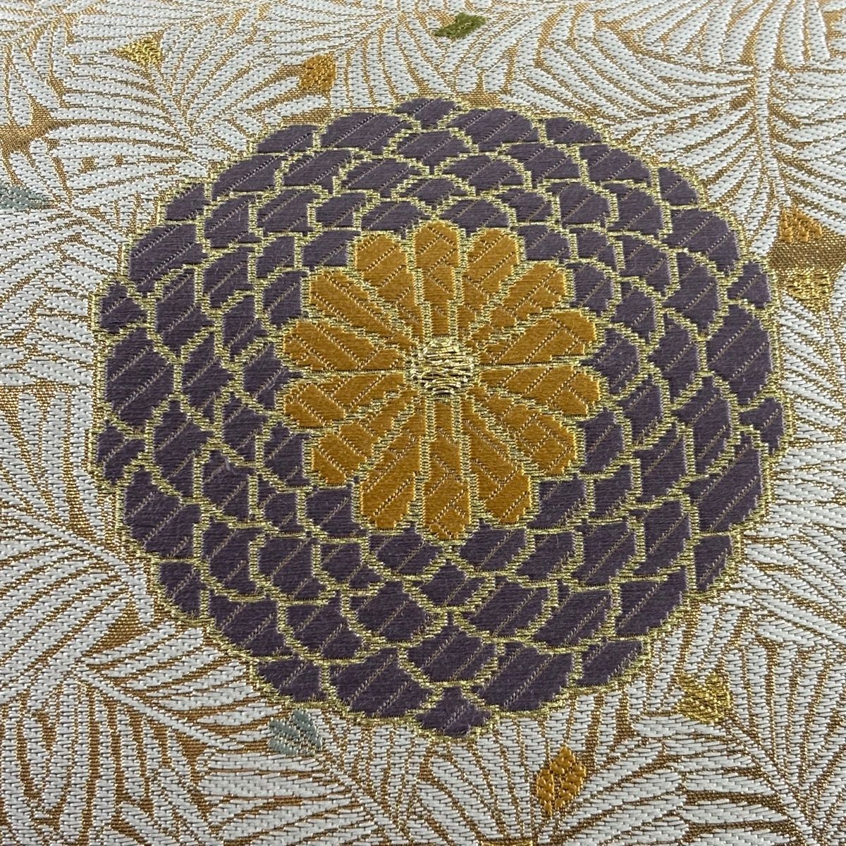 袋帯 美品 名品 菊 若松 金銀糸 箔 金色 六通 正絹 【中古