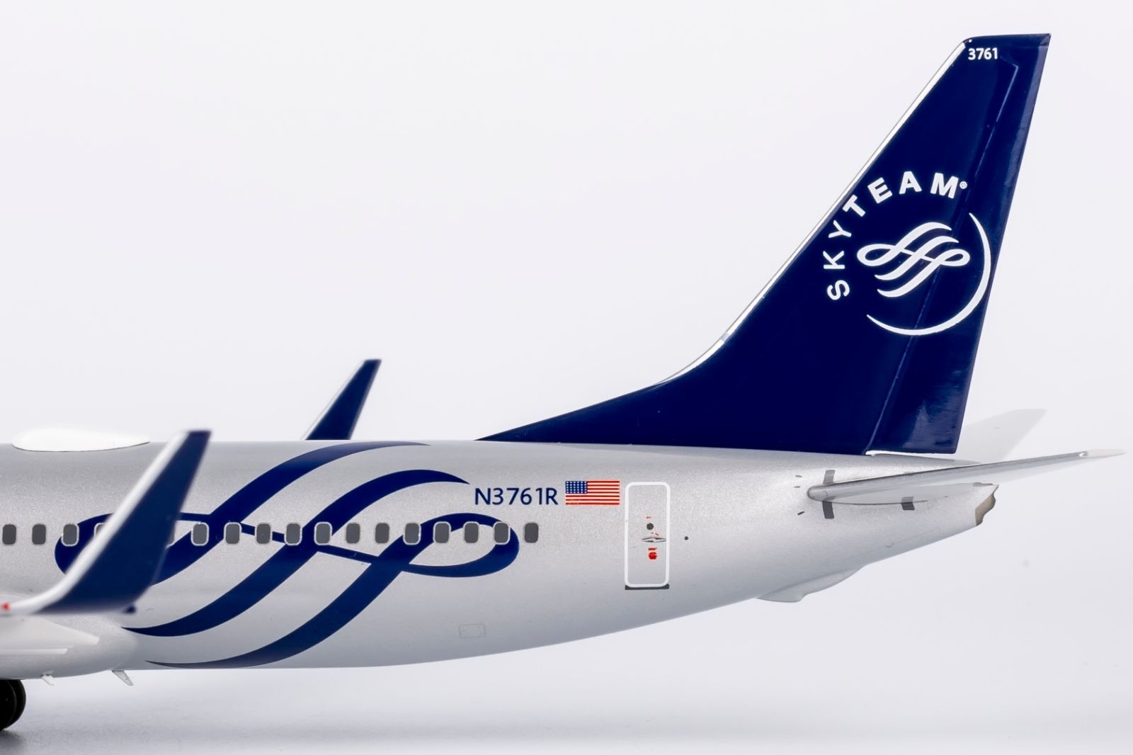737-800|w N3761R