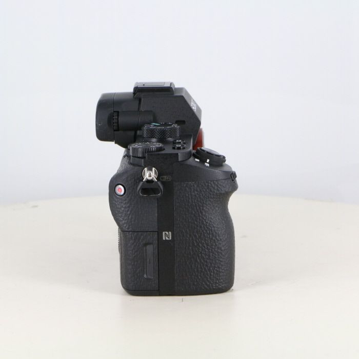 ソニー α7II ボディ ILCE-7M2　中古 ソニー(SONY) α7II ボディ [ILCE-7M2 B]の買取価格｜ナニワ
