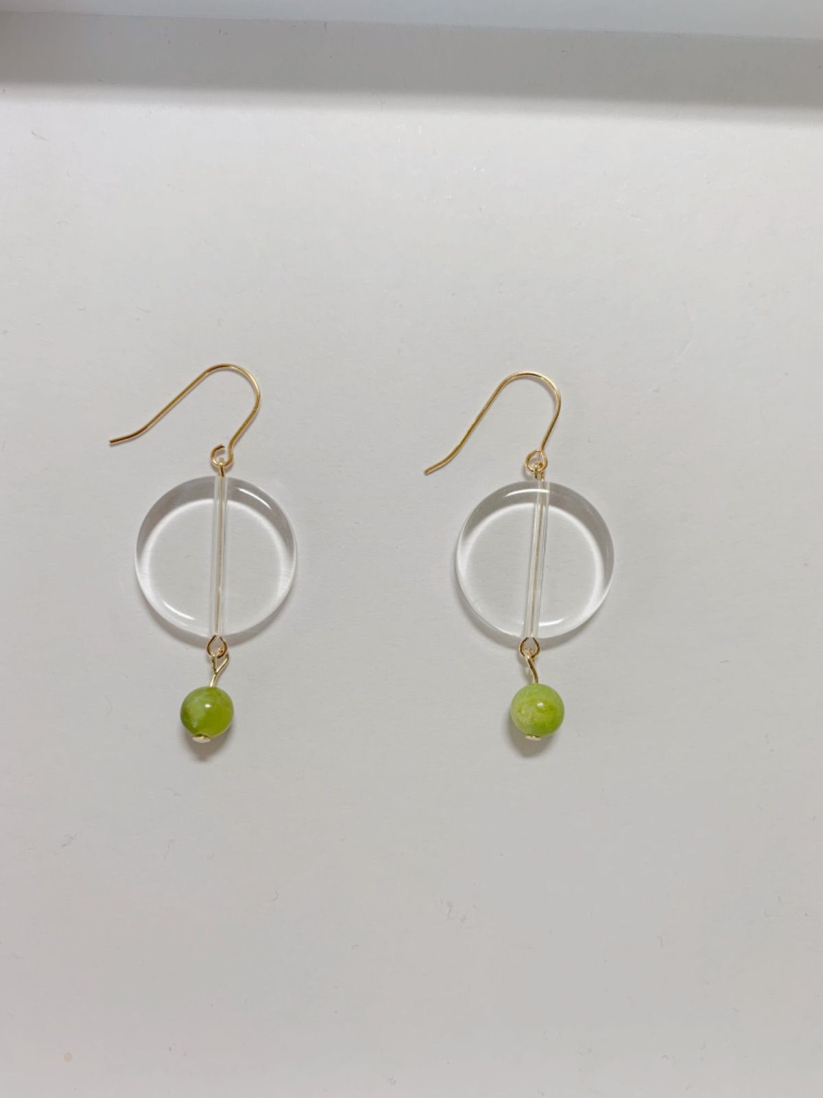 クリソプレーズとアクリルコインのピアス