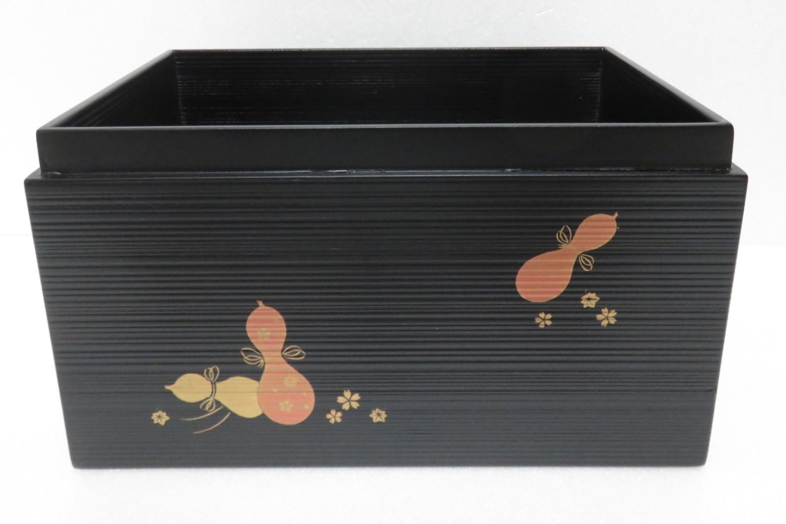 未使用 茶道具 木製 ひさご 弁当 千筋 梅蒔絵 内黒 5客揃え 懐石道具 紙箱 kaisekidoug-89.jpg?v=1742890894