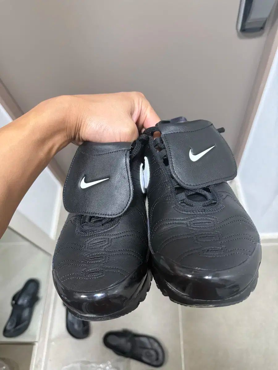 ナイキ エアマックス プラス TNPO ブラック