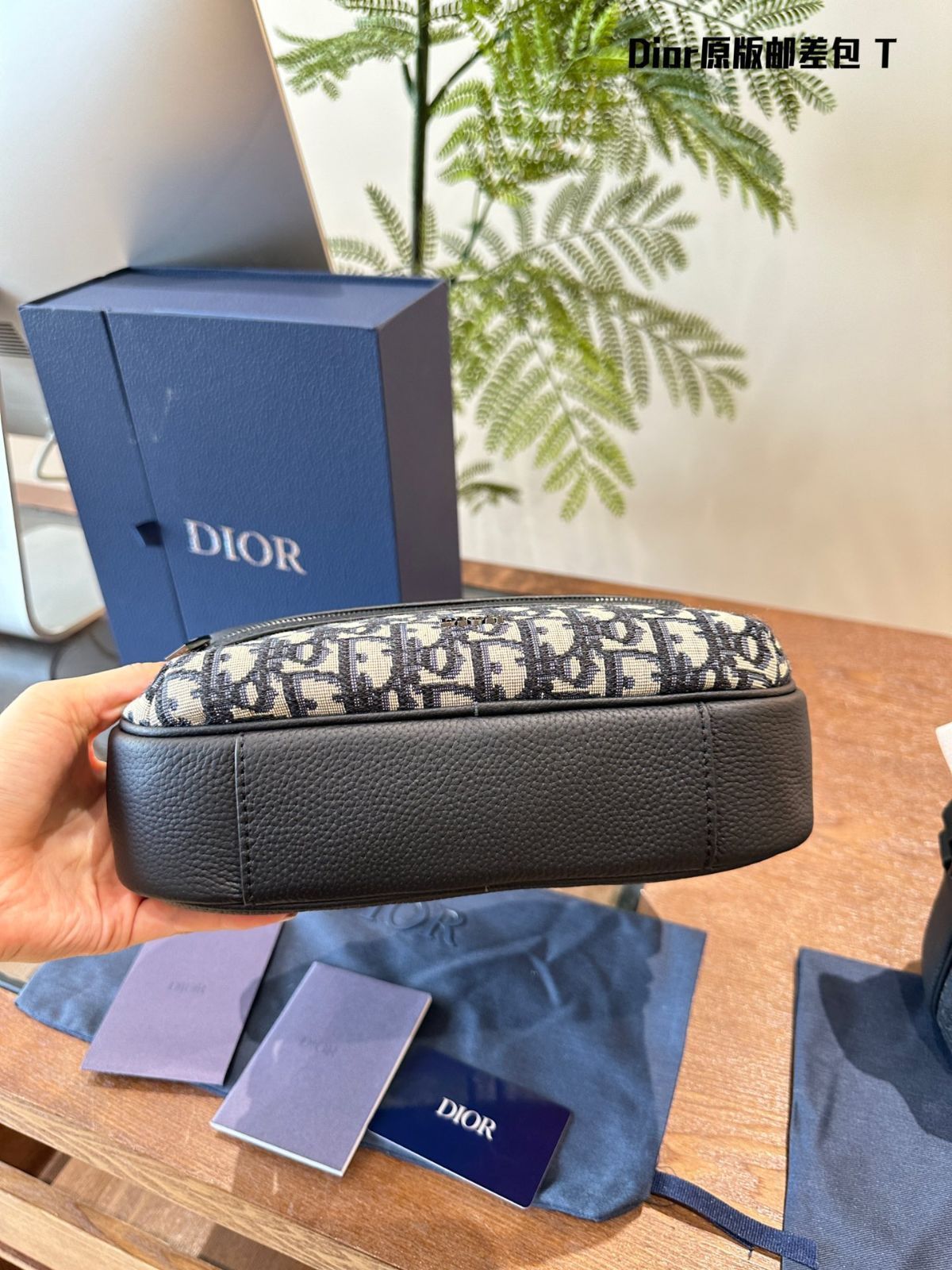 【並行輸入品】Dior メッセンジャーバッグ メンズ 今日特価】Dior Men's Messenger Bag ディオール メンズ