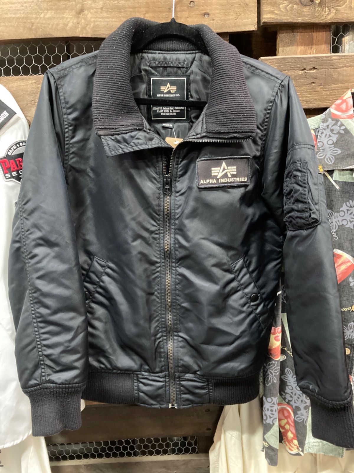 破格値下げ Y006)ALPHA INDUSTRIES INC 5624円 ジャケット/アウター