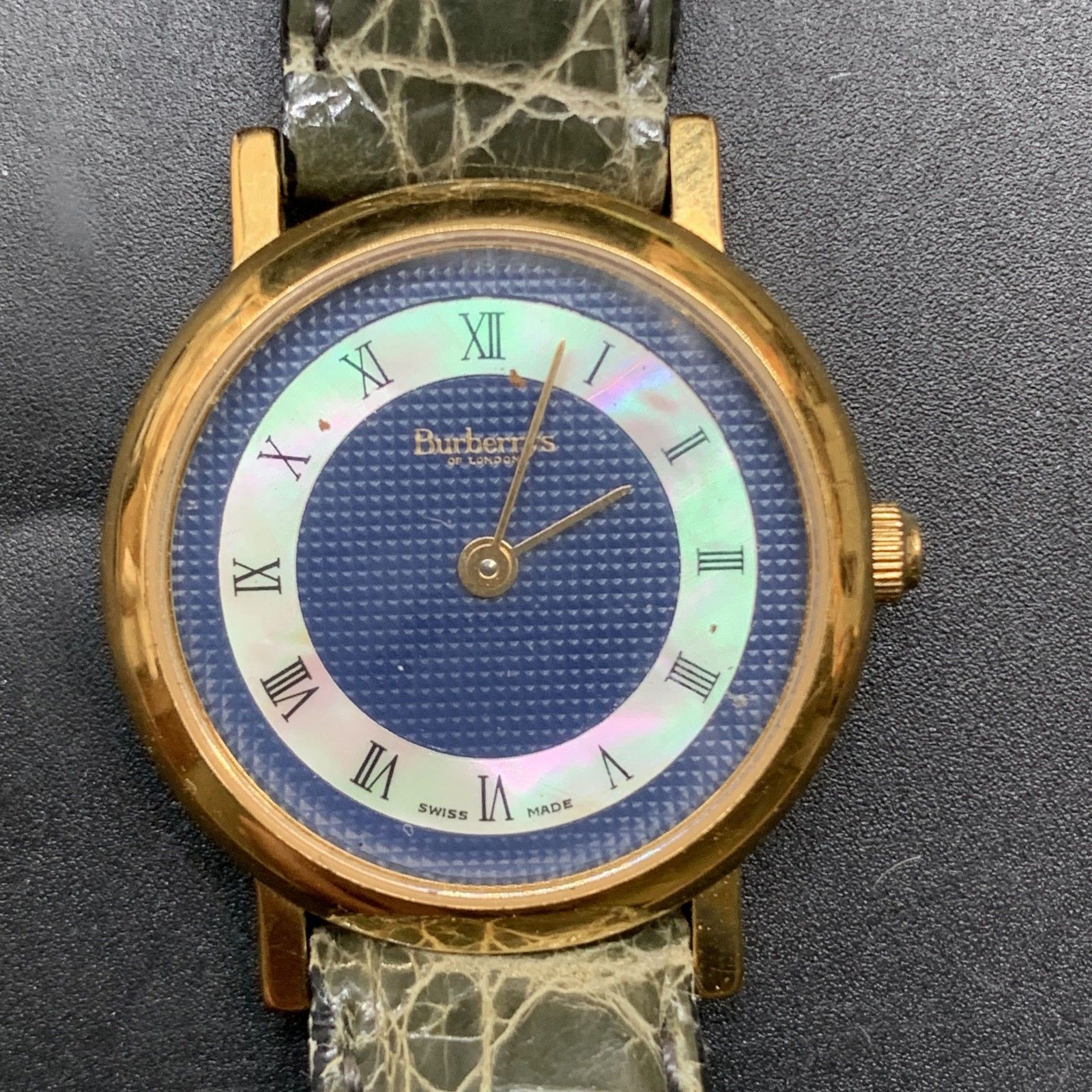 N328不動 Burberrys バーバリー ヴィンテージ 2針 腕時計 シェル文字盤 レディースウォッチ ベルト社外 ネイビー紺×ゴールドカラー