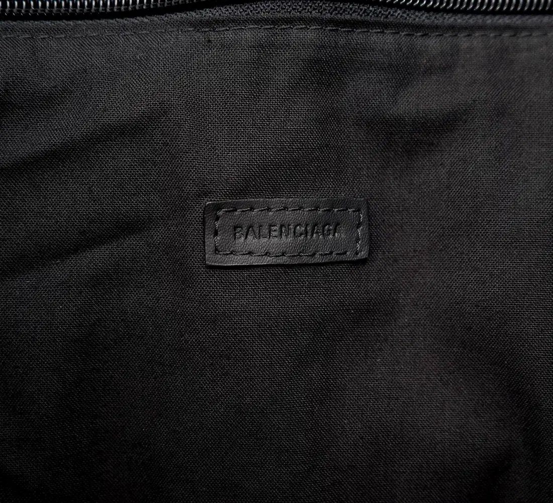 ブランド BALENCIAGA バレンシアガ エクスプローラー リサイクル ナイロン ショルダーバッグ XL KARIMZIABAT_FR