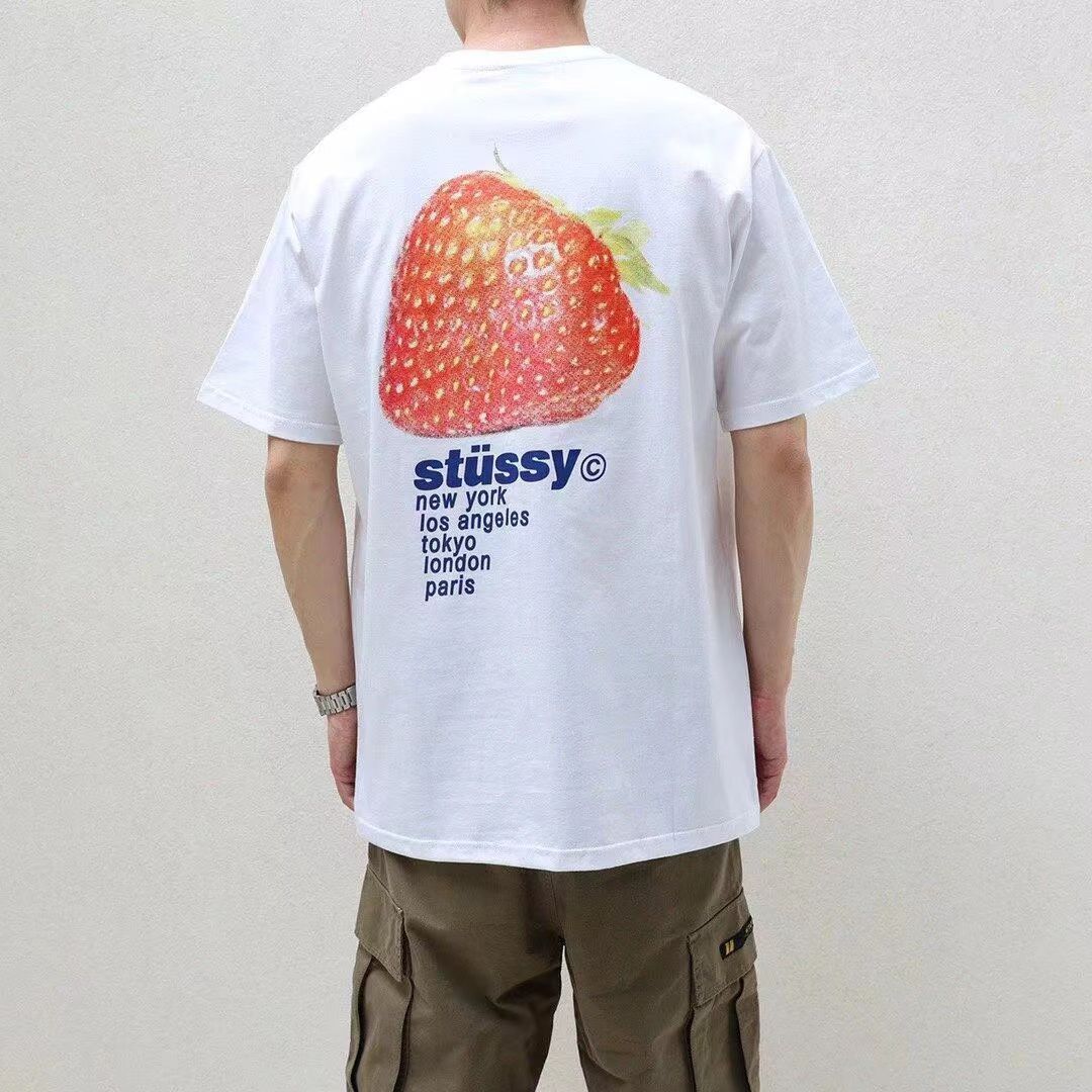 【新品】Stussy strawberry whie  tee  いちごTシャツ白です