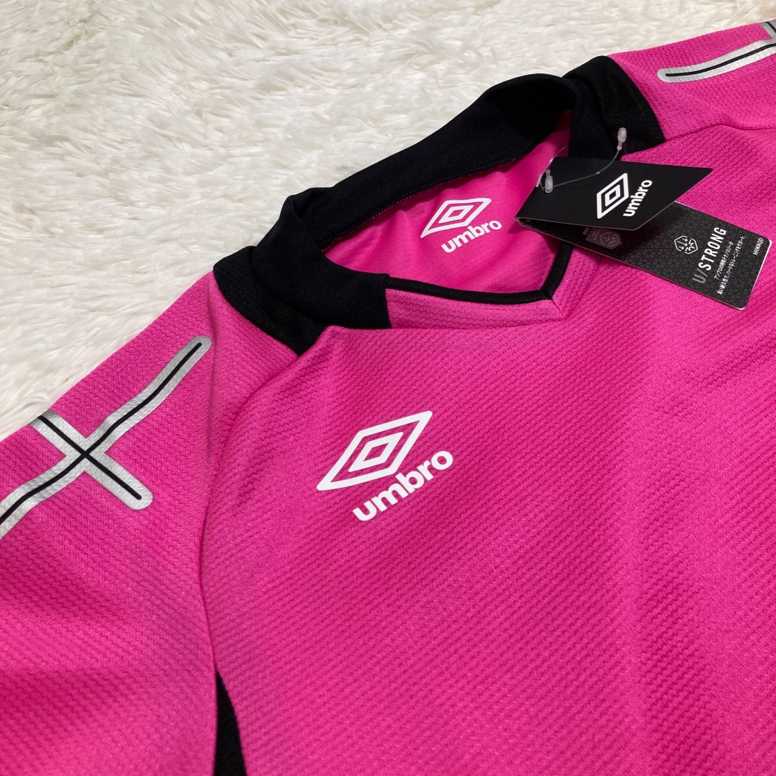 【未使用】umbro　アンブロ　エバートン　トレーニングシャツ　XL　ピンク 未使用】umbro アンブロ エバートン トレーニングシャツ XL
