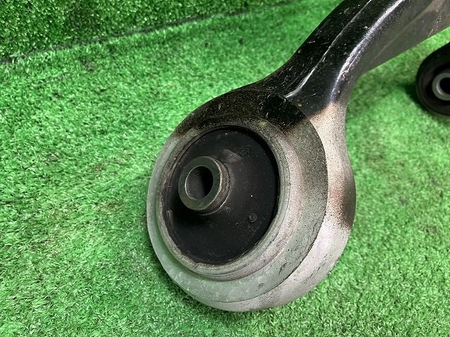 シーマ HF50 右フロントロアアーム 300G 54500-AR000 QX1