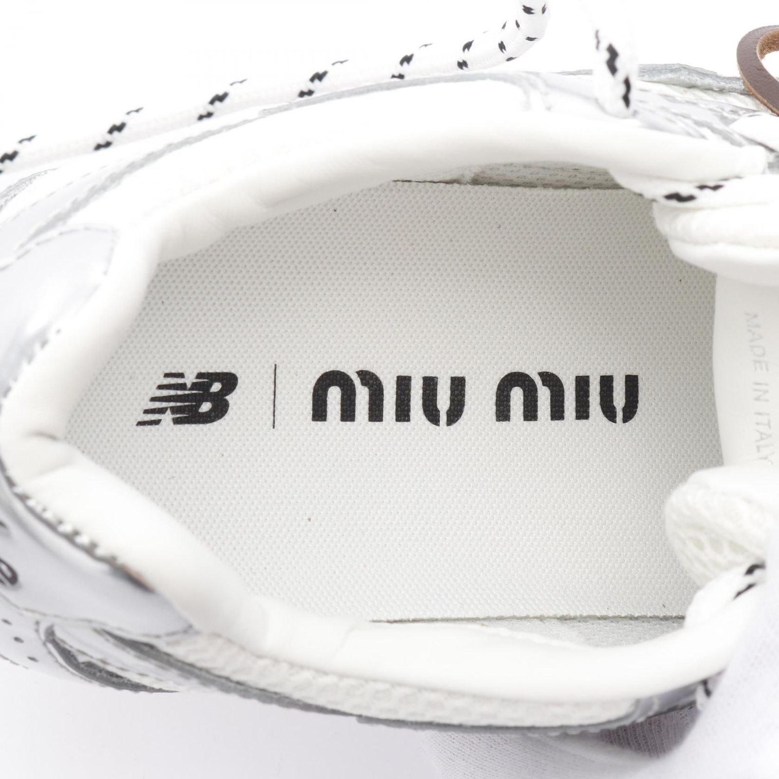 ミュウ ミュウ Miu Miu スニーカー miumiu × New Balance シルバー