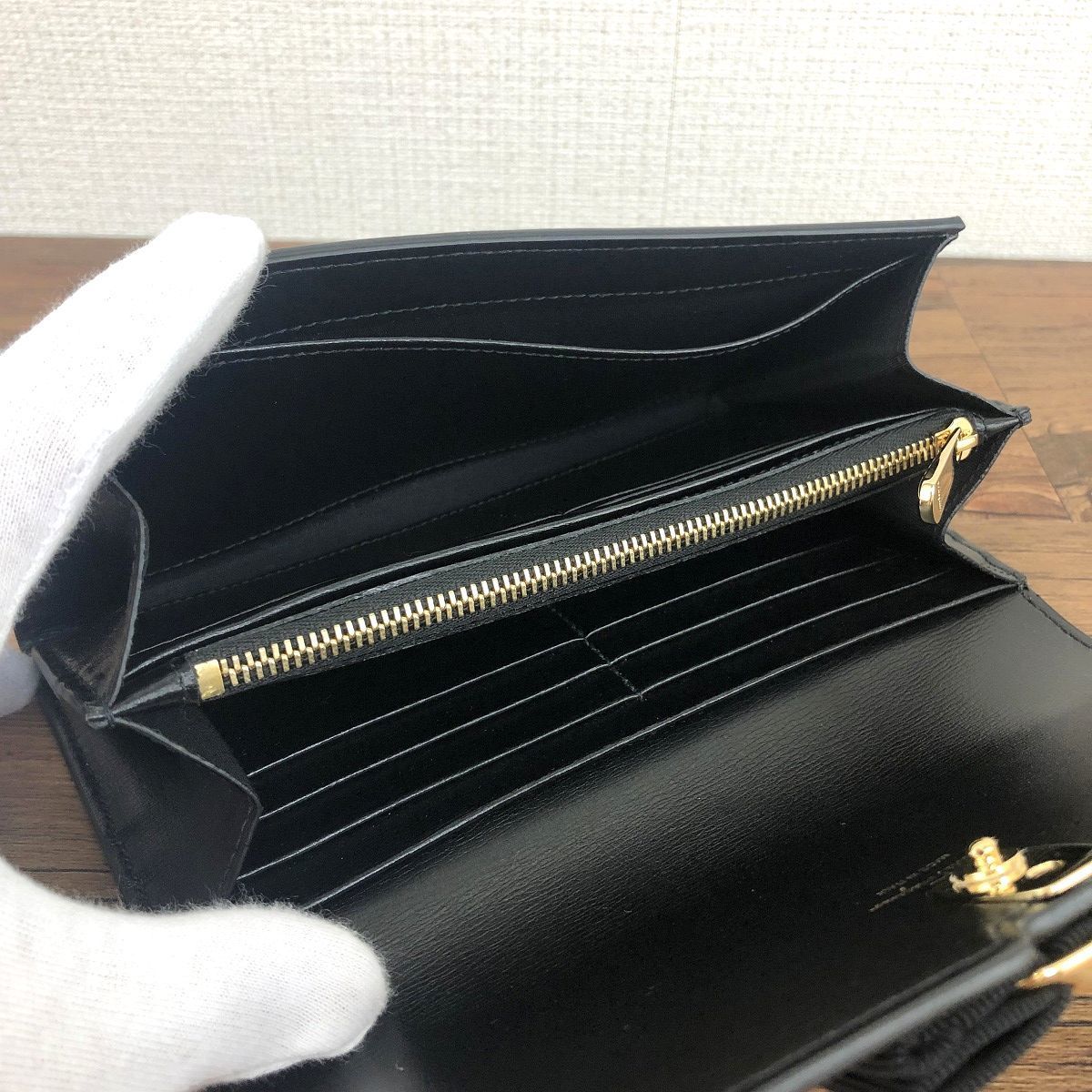 480 送料込み！ 極美品 Salvatore Ferragamo 長財布 22E008 ブラック  