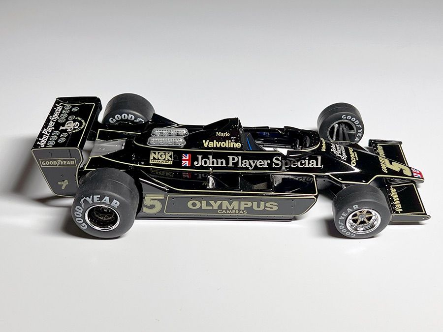 ロータス79.現状渡しになります。 ミニカー】デアゴスティーニ 1/24 ロータス 79 にデカールを貼る