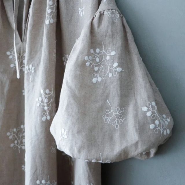  MAGALI TSUBOMI リネン バルーン袖ペザントワンピース natural ワンピース マガリ ワンピース マタニティ