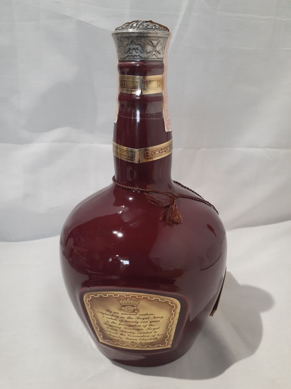 ウイスキーロイヤルサルート SALUTE 21年陶器ボトル  ブラウン ウイスキーロイヤルサルートROYAL SALUTE 21年陶器ボトル ブラウン