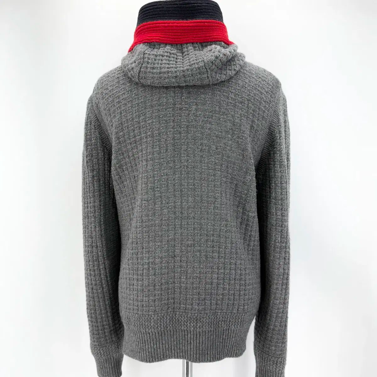 バイ ジップアップ