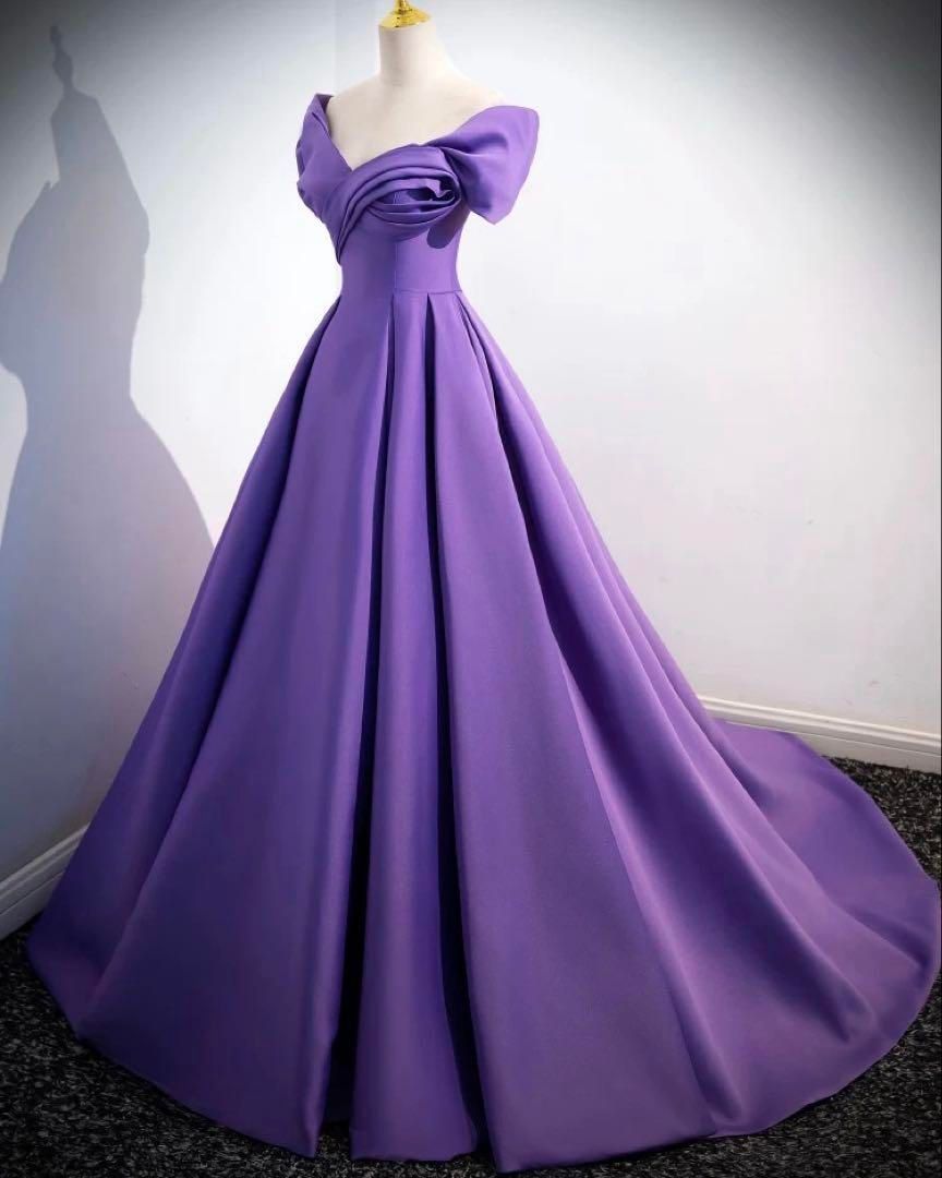 シンプルオシャレなパープルのオフショル