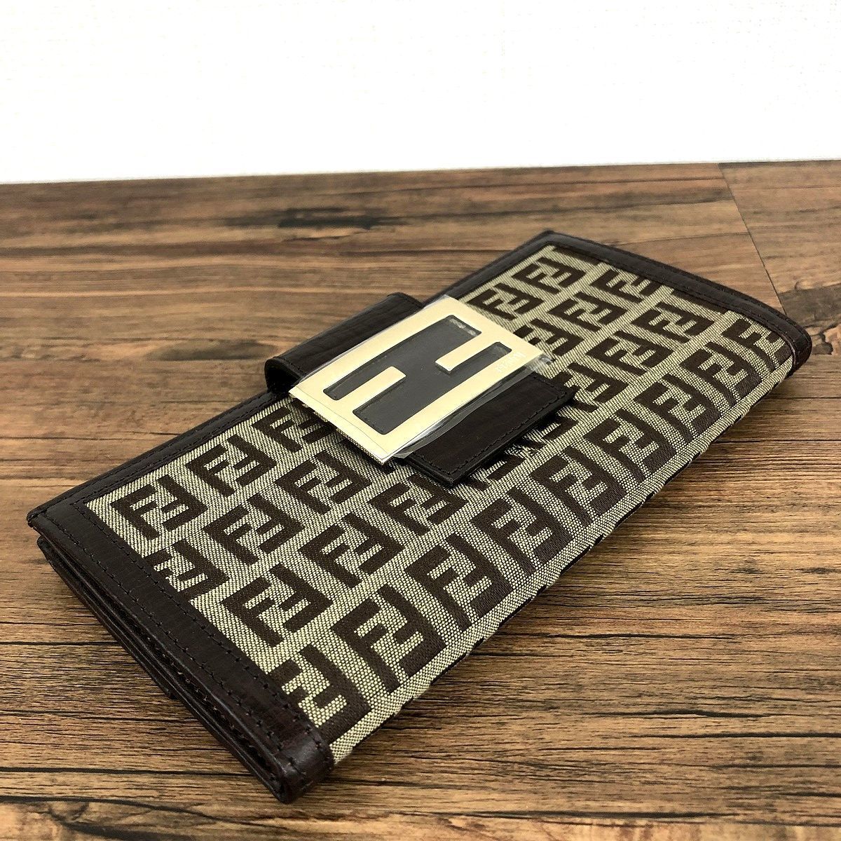 極美品 FENDI 長財布 8M0032 ズッカ柄 箱付き 22 addinpharma.com