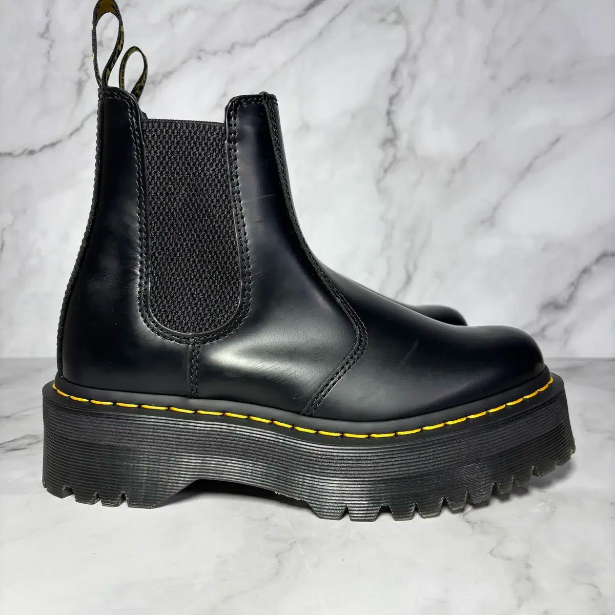 DR. MARTENS