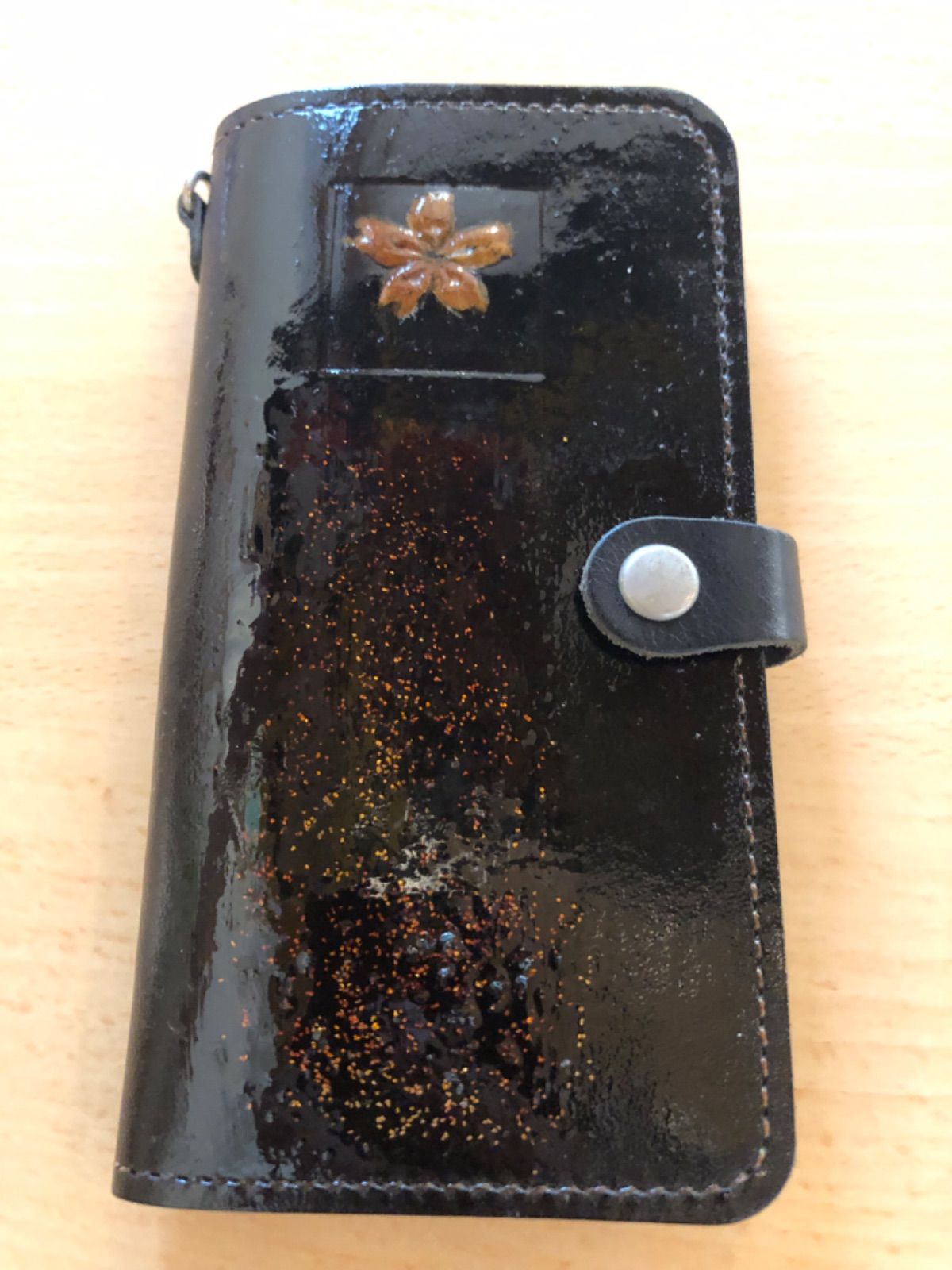 iPhoneケースイタリアンレザー 漆 24金粉 - メルカリ