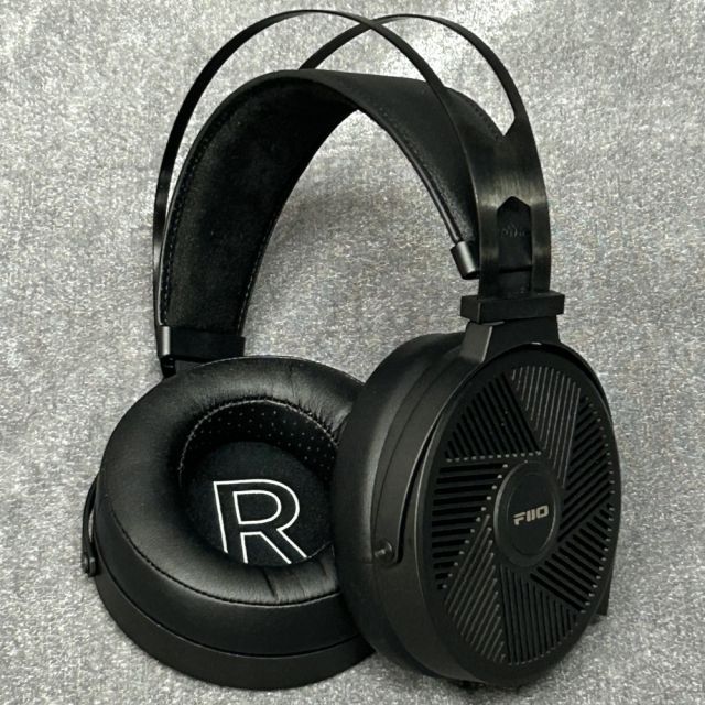 開放型ヘッドホン FT5