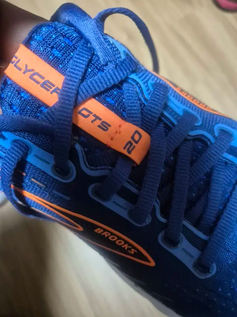 Brooks ランニングシューズ