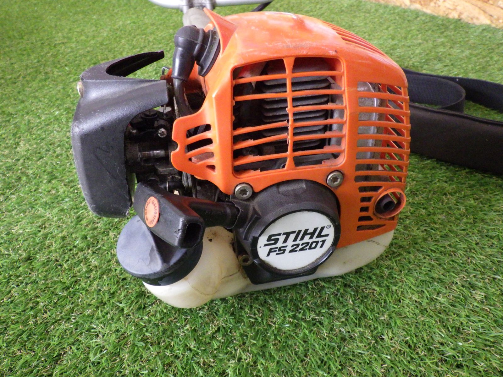 スチール STIHL 草刈機 FS2201（） 【公式通販】