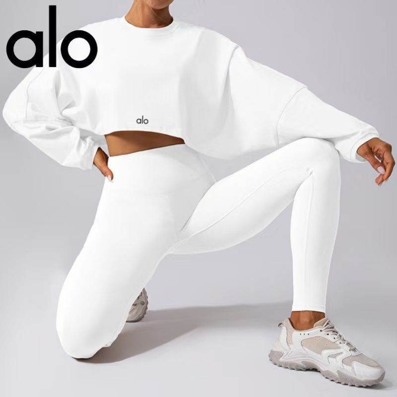 いラインアップ alo ヨガウェア パーカー 白 未使用 腰のライン