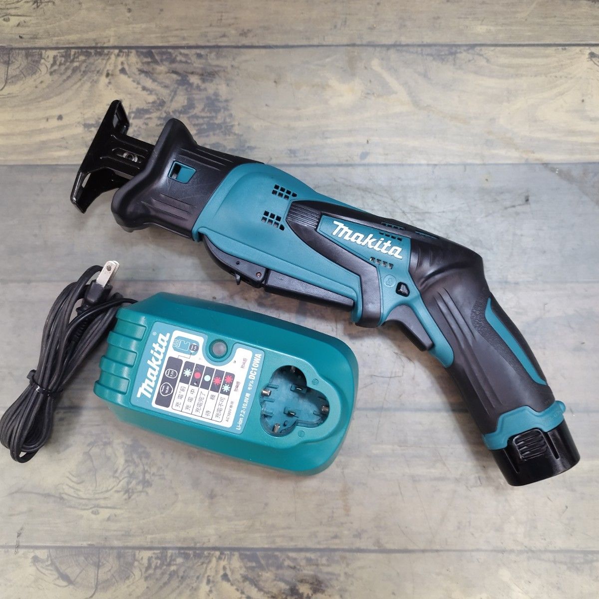 マキタ makita 10.8V コードレス レシプロソー JR101DW セーバー マキタ makita 10.8V コードレス レシプロソー JR101DW セーバー